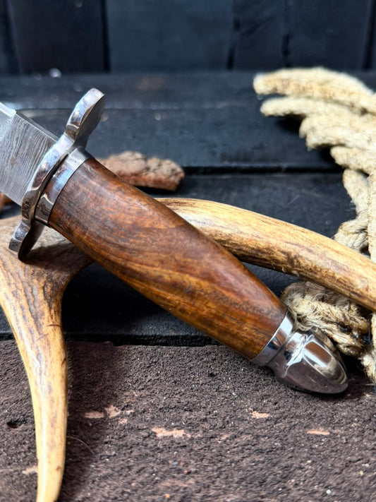 Handmade Classic Hunting Dagger Knife with Walnut Wood Handle – Fixed Blade Outdoor Survival & Collector Knife