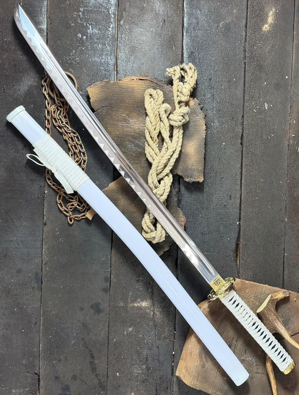 Hand-Forged Functional Samurai Sword | Full-Tang Steel Blade with Scabbard