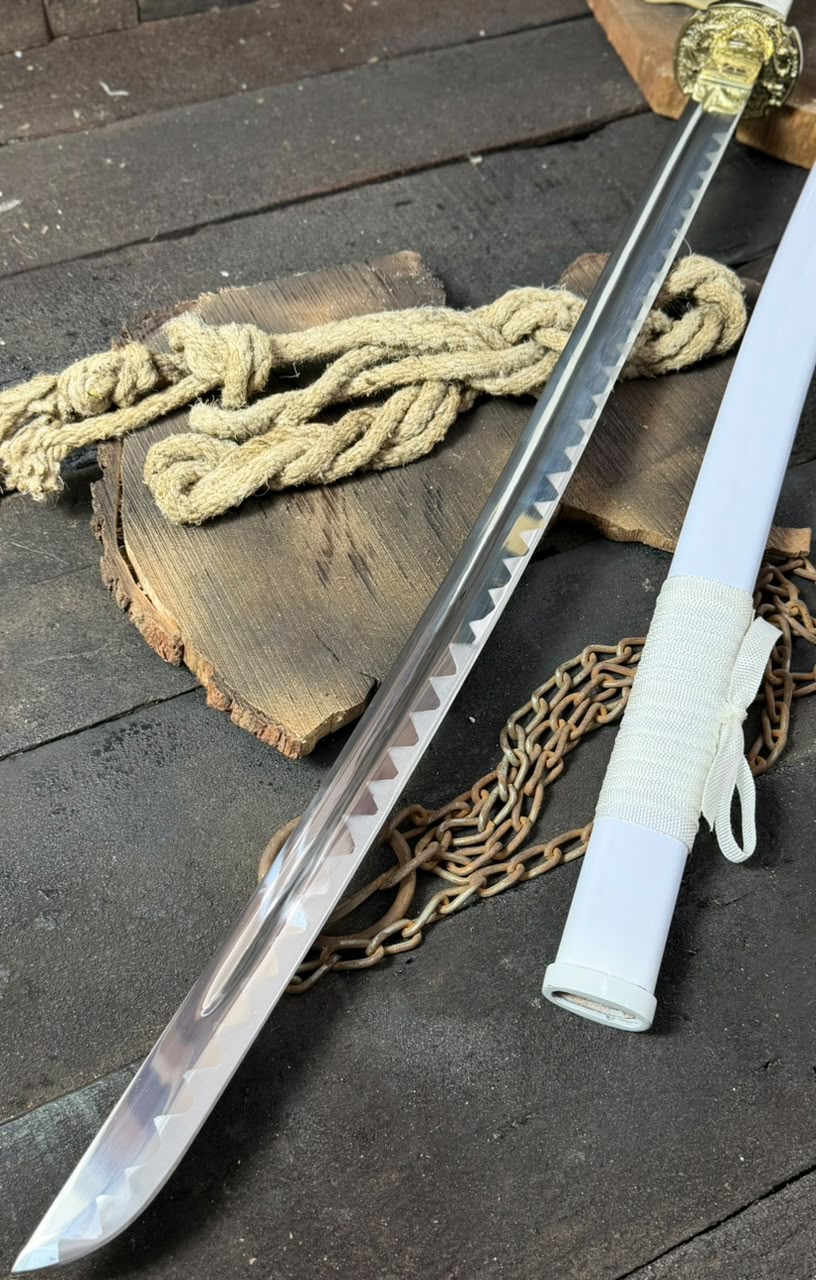 Hand-Forged Functional Samurai Sword | Full-Tang Steel Blade with Scabbard