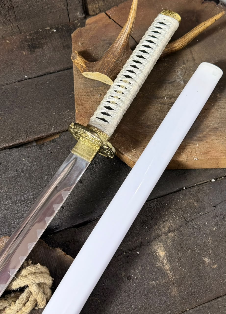Hand-Forged Functional Samurai Sword | Full-Tang Steel Blade with Scabbard
