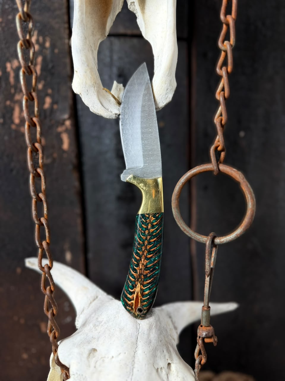 Handcrafted Damascus Steel Knife with Pine Cone Handle & Custom Leather Sheath – 9 Inch